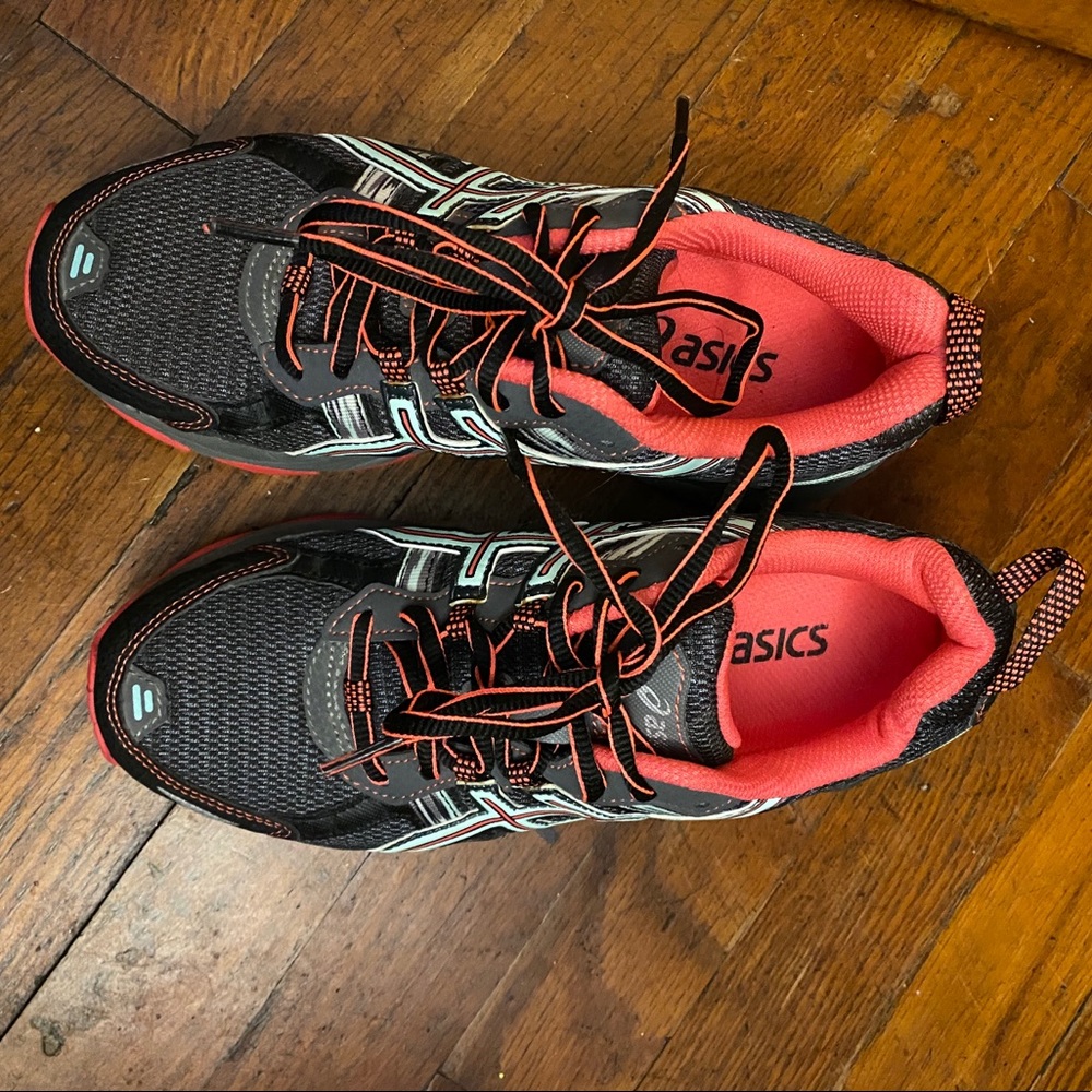 ASICS tennis shoes